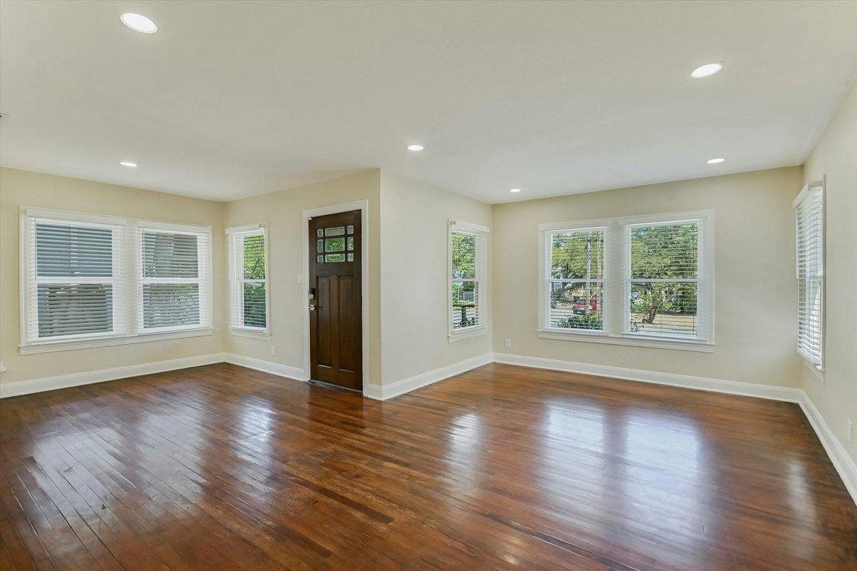1001 E 39th St — photo 5