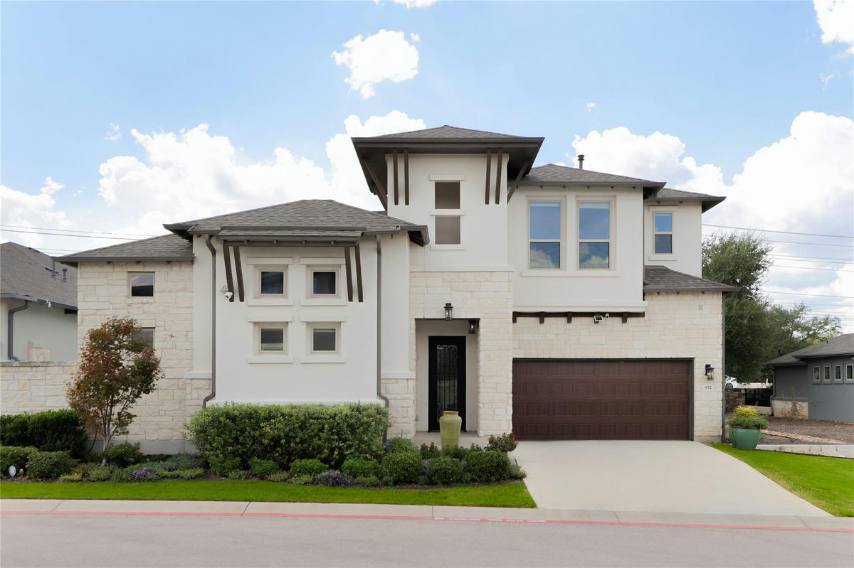952 Indian Hawthorne Dr — exterior