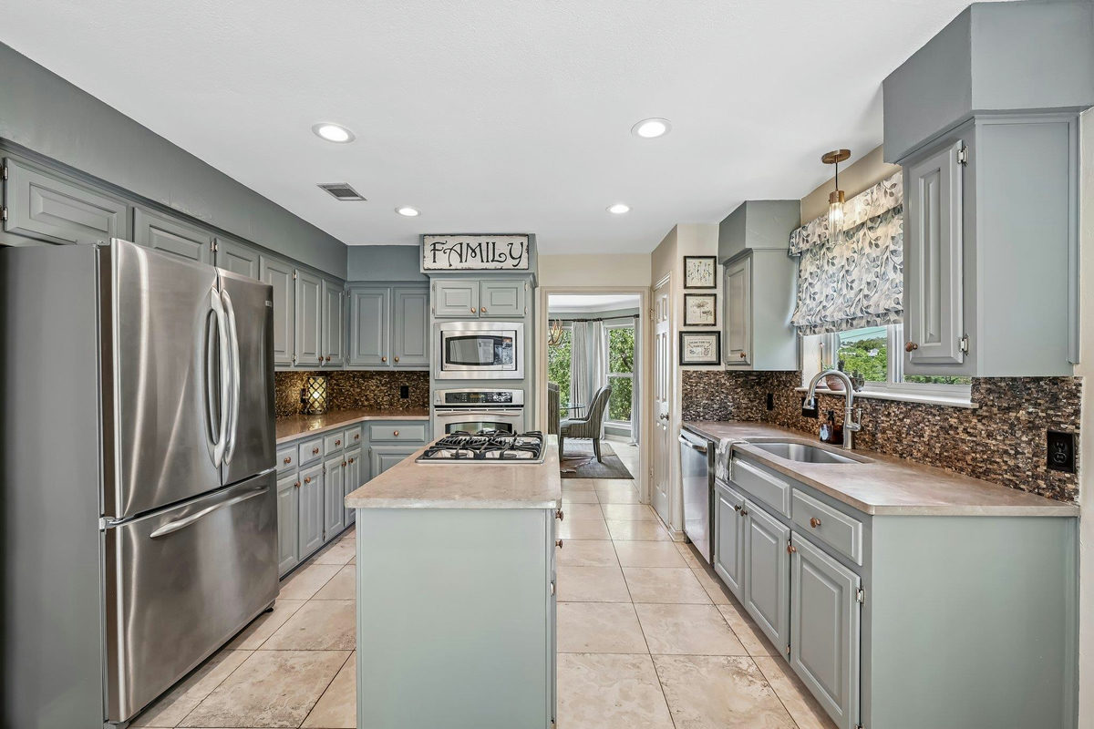 6009 Diamond Head Dr — photo 4