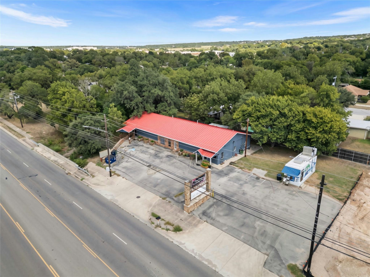 605 N Water St — exterior