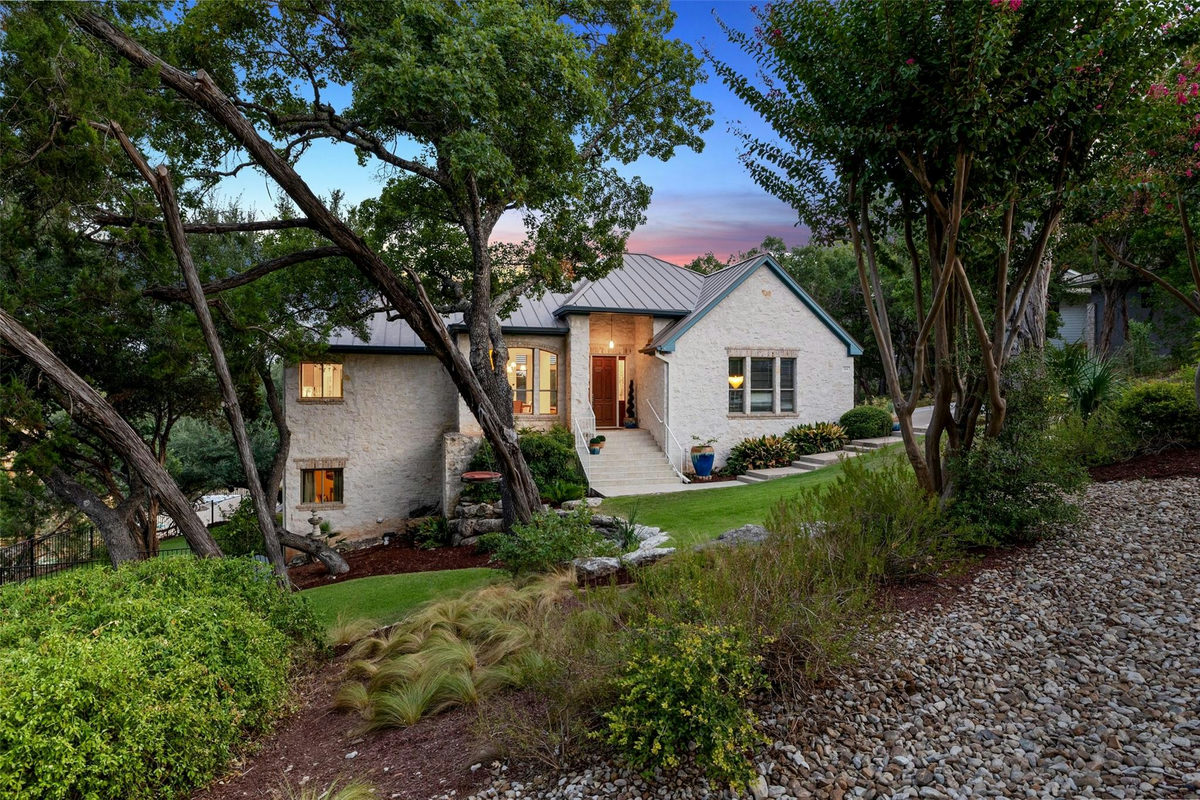 106 Nakoma Dr — exterior