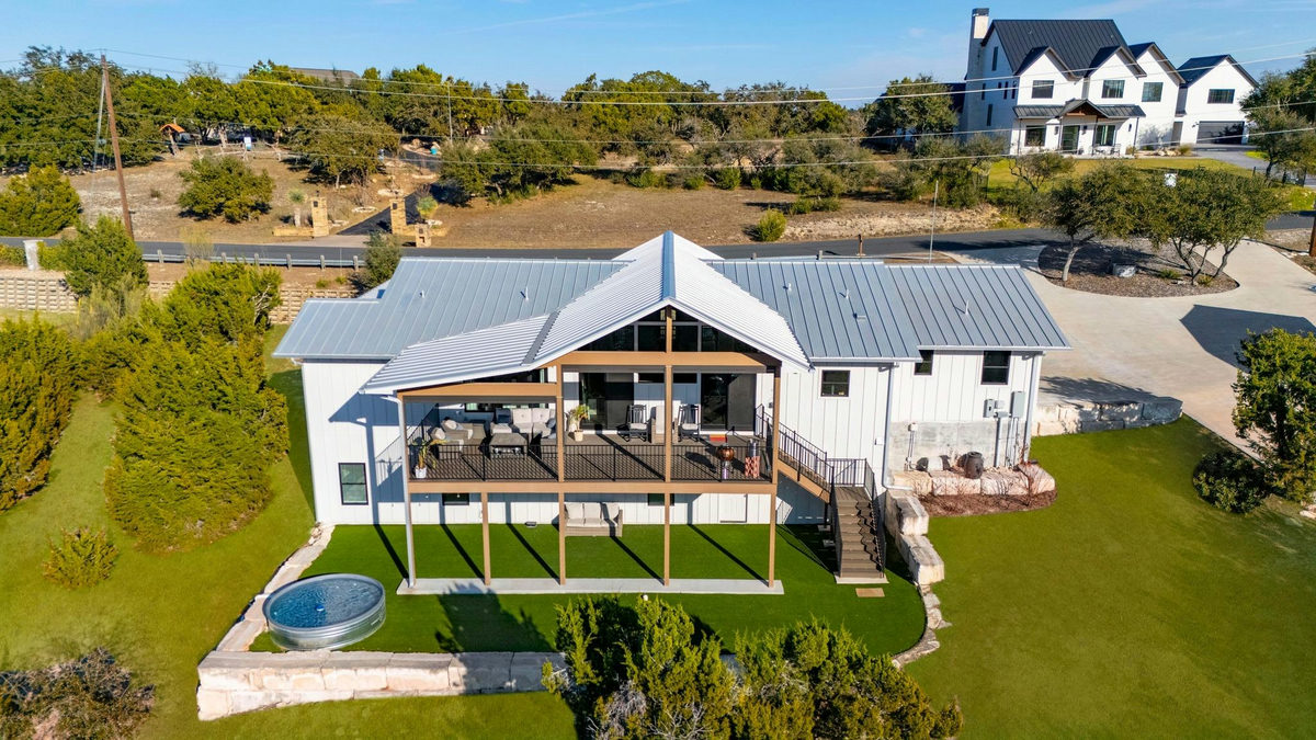 4408 Hennig Dr — exterior