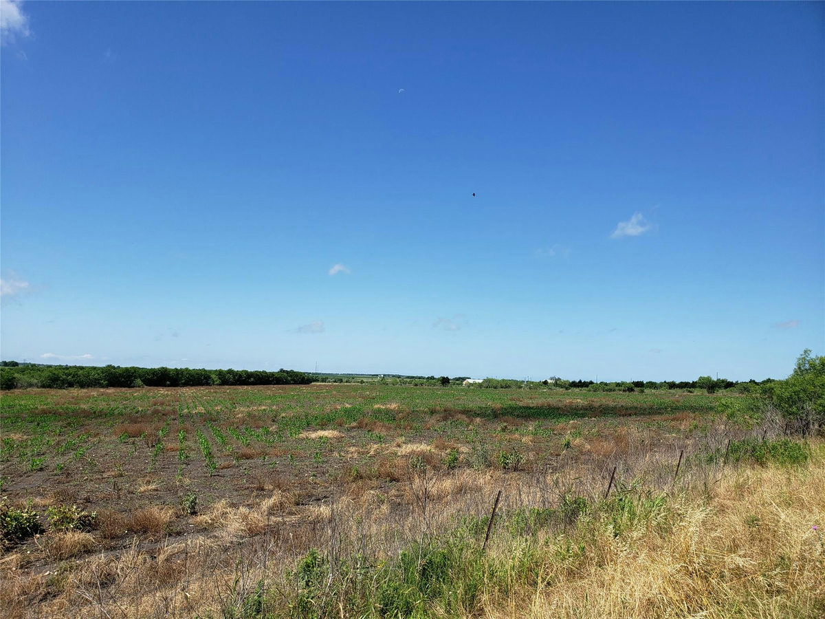 6015 Fm-1327 — exterior