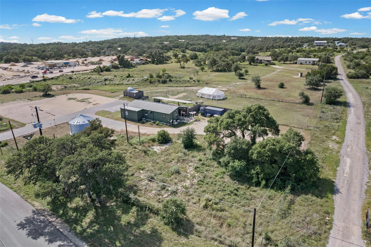 1090 FM 32 — photo 2