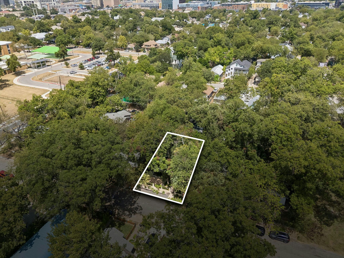 1204 Taylor St — photo 3