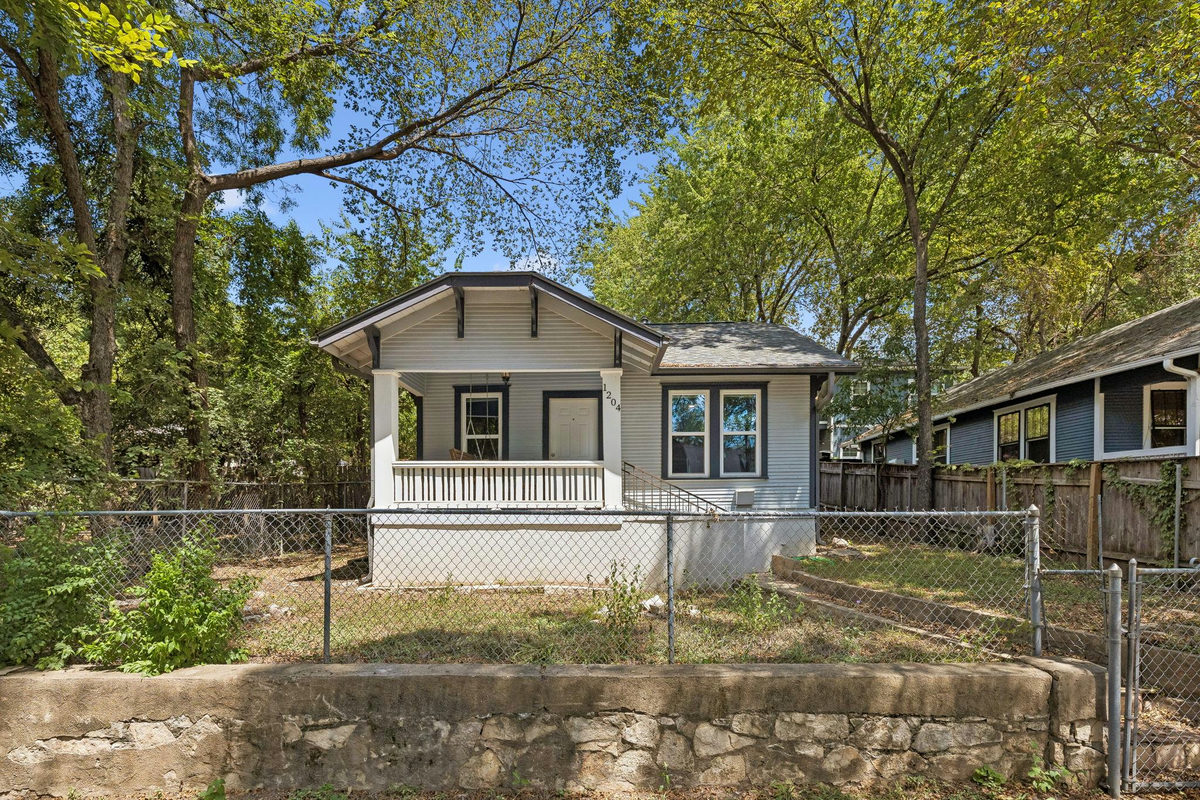 1204 Taylor St — photo 2