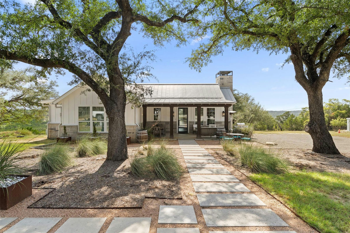 810 Kothmann Rd — exterior