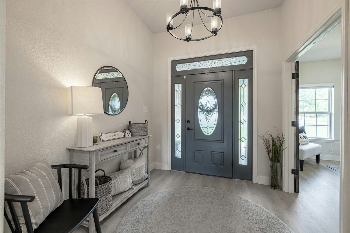 108 Kyle Ln — photo 3