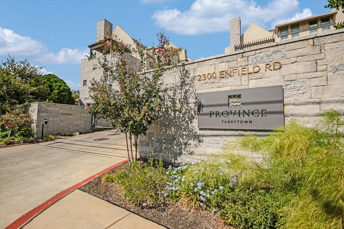 2300 Enfield Rd #303 — photo 3