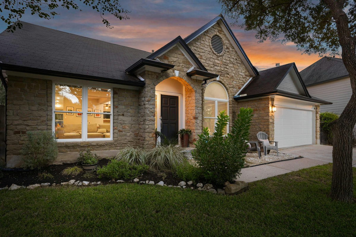 9301 Silk Oak Cv — exterior
