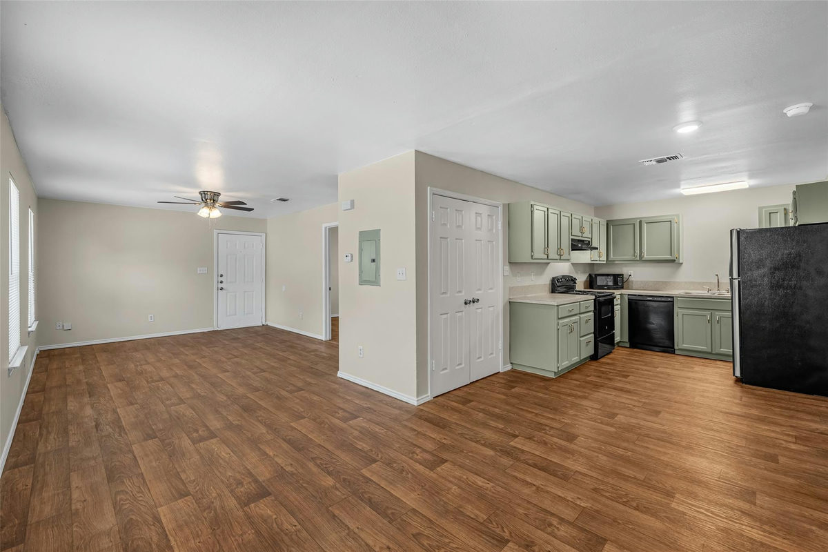 1009-1019 Advance St — photo 4