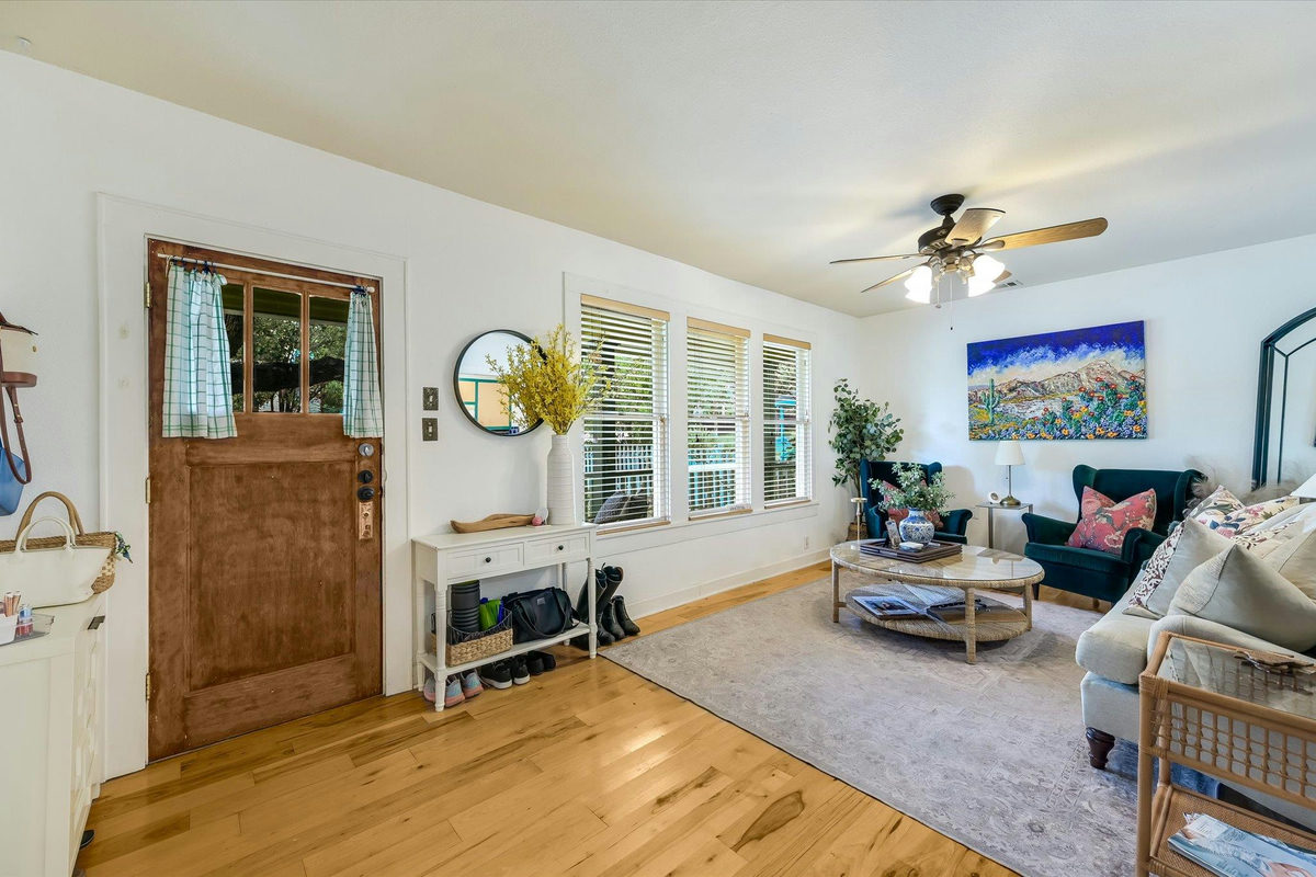 802 W Gibson St — photo 3