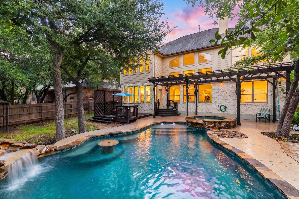 2709 Deep River Cir — exterior