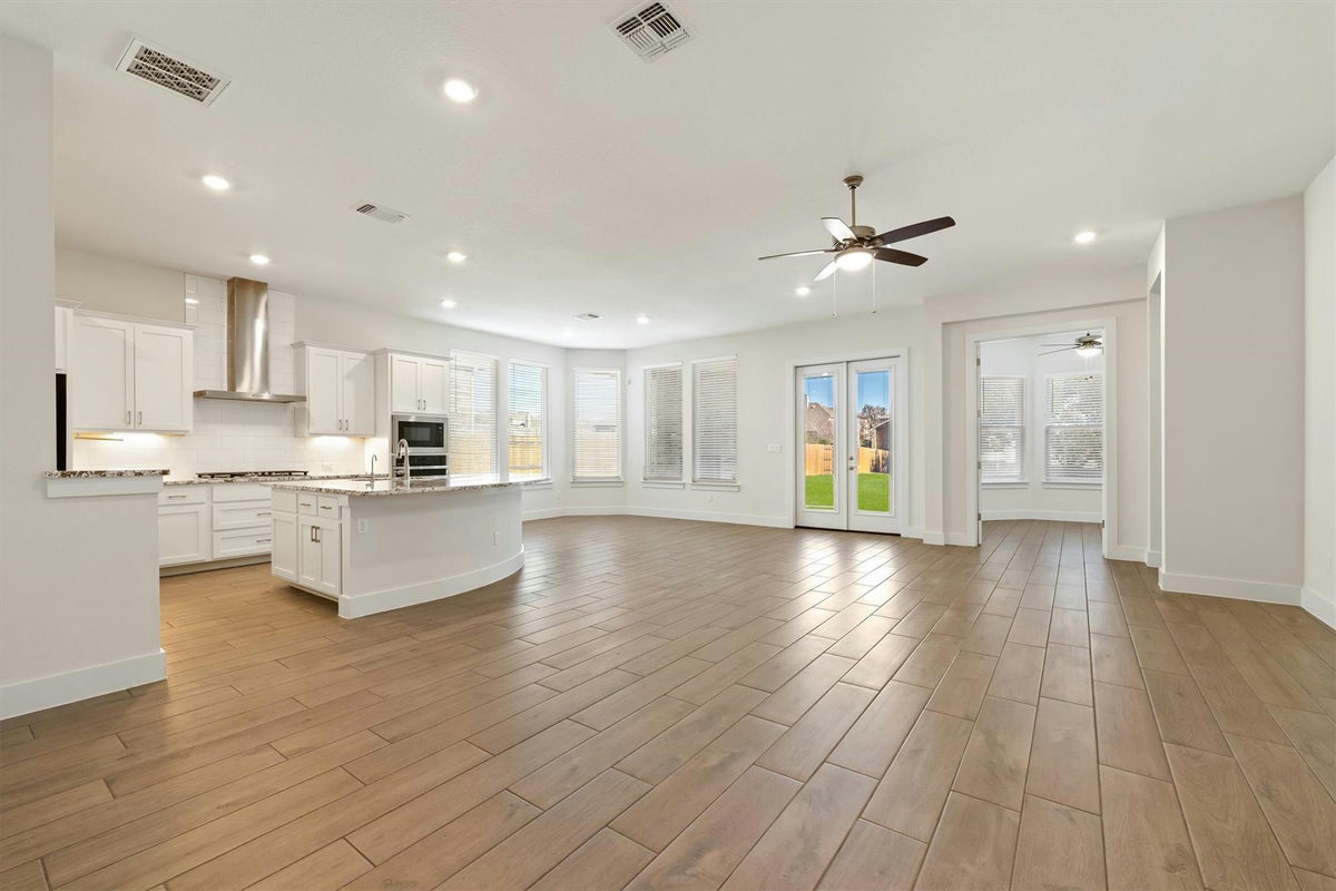 2345 Airport Dr — photo 4