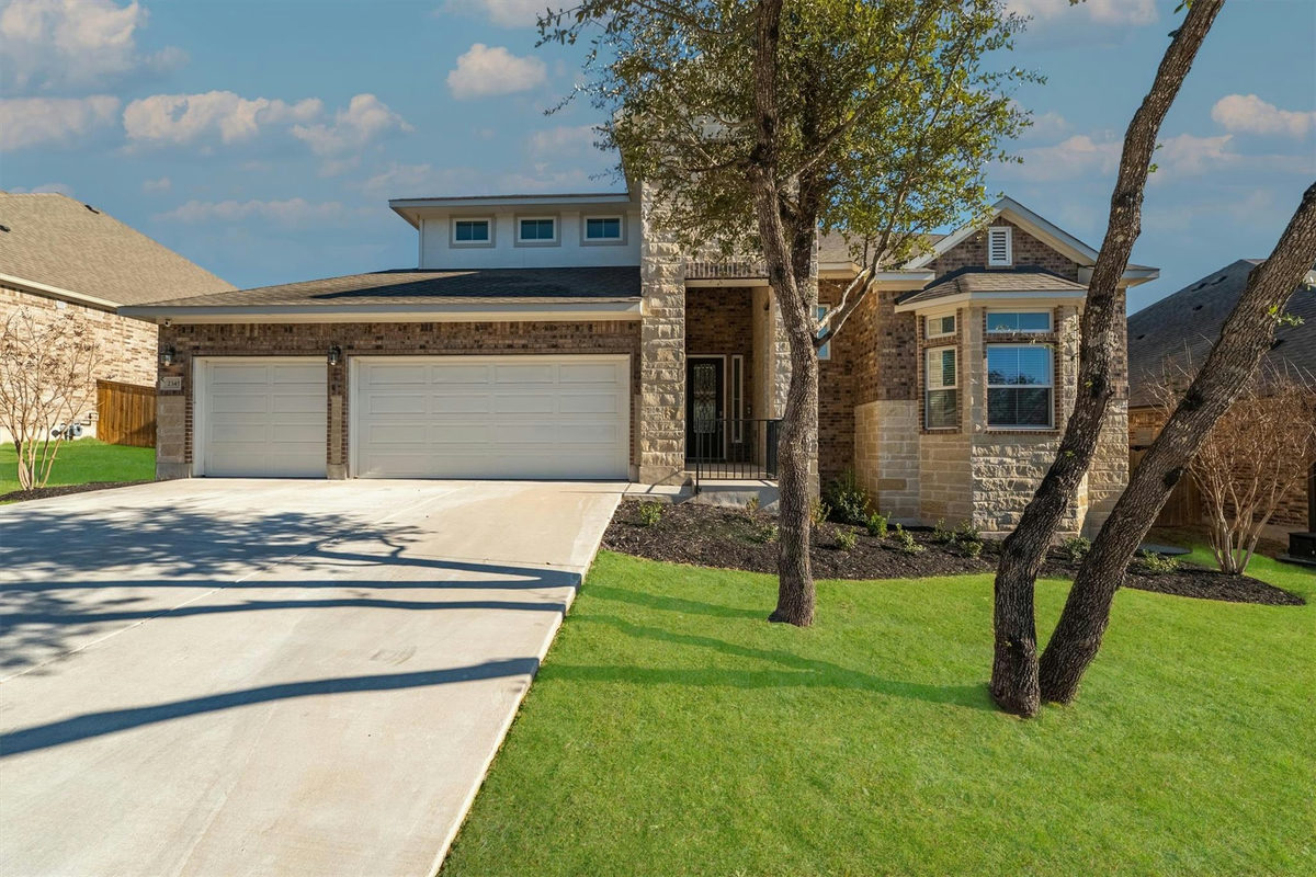 2345 Airport Dr — exterior