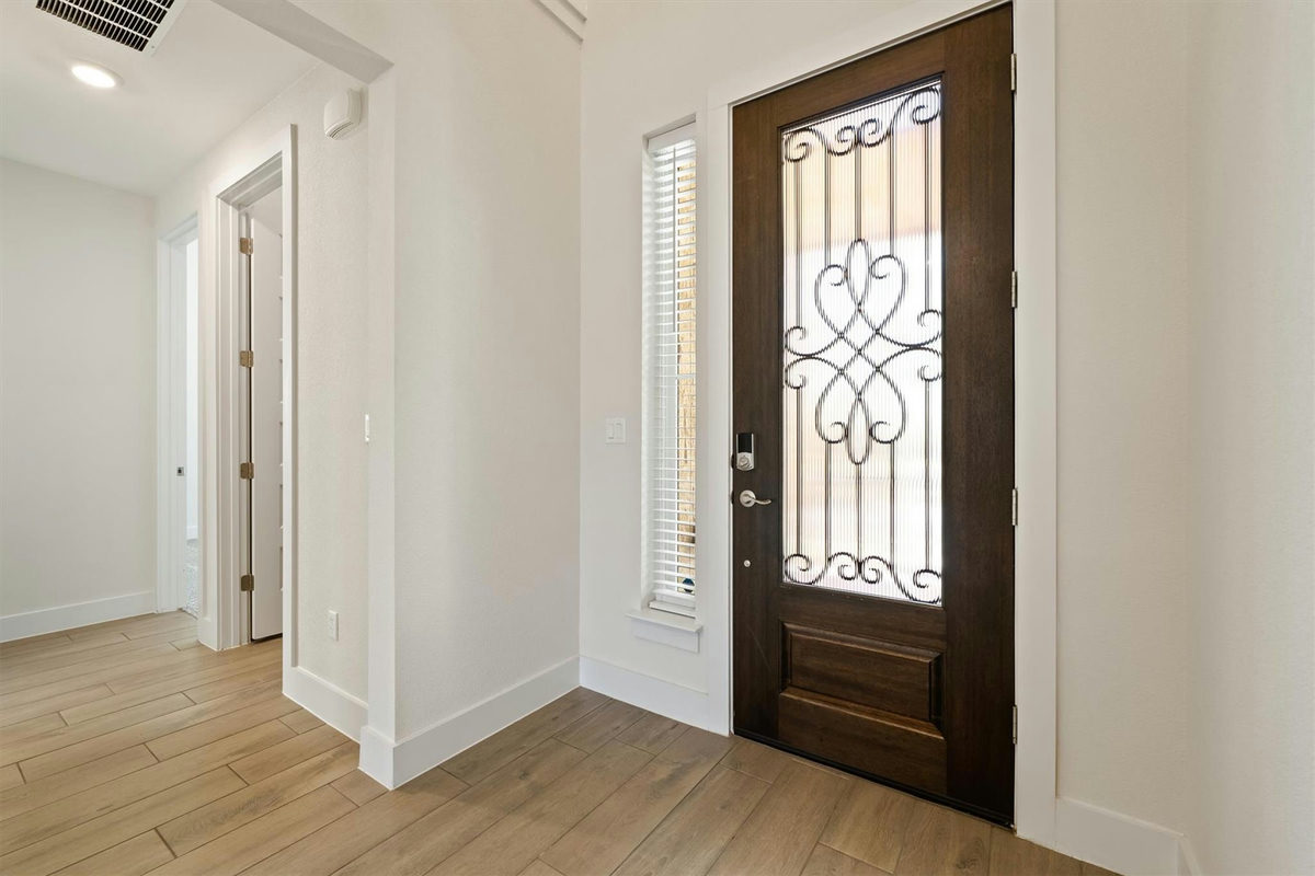 2345 Airport Dr — photo 3