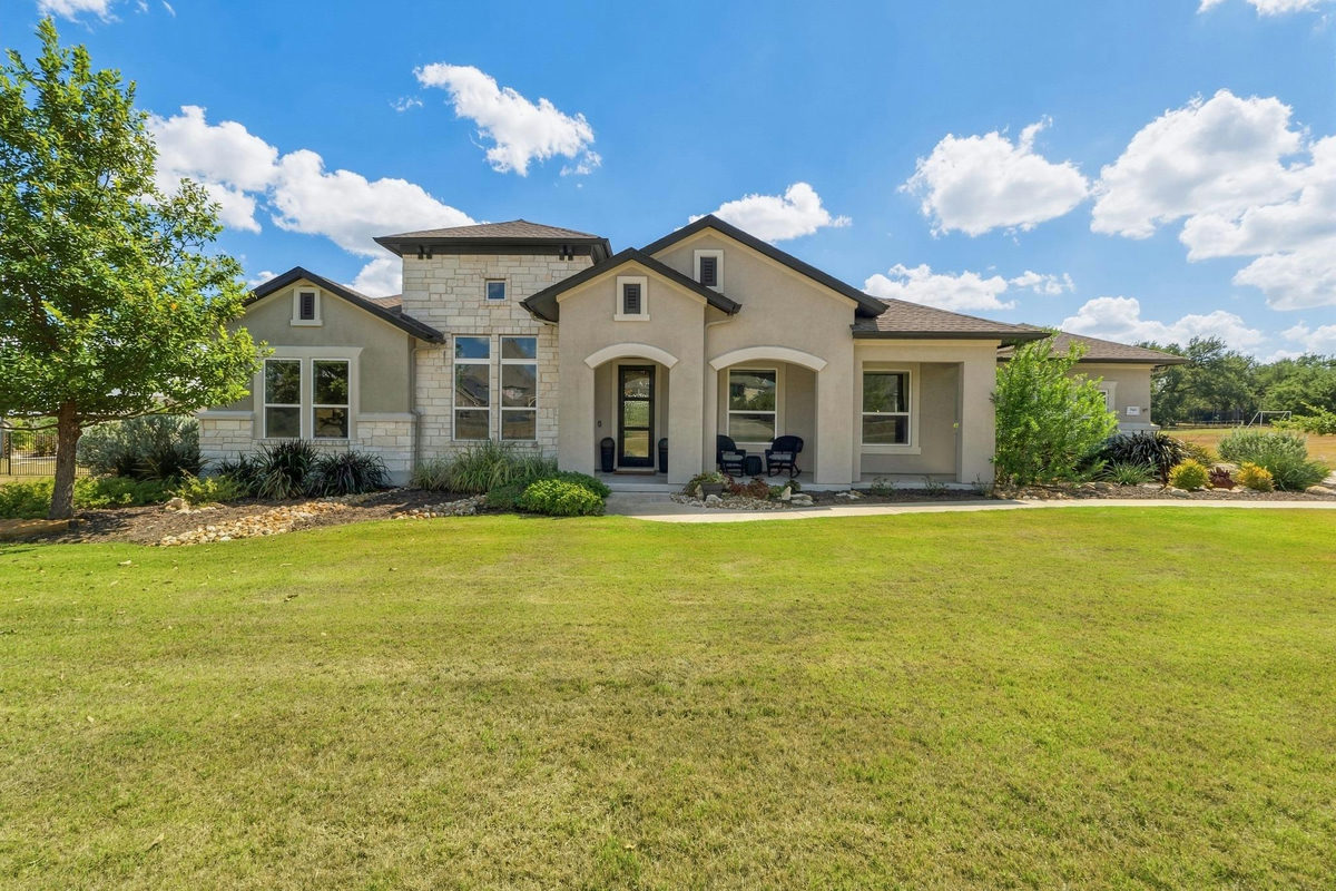 350 July Johnson Dr — exterior