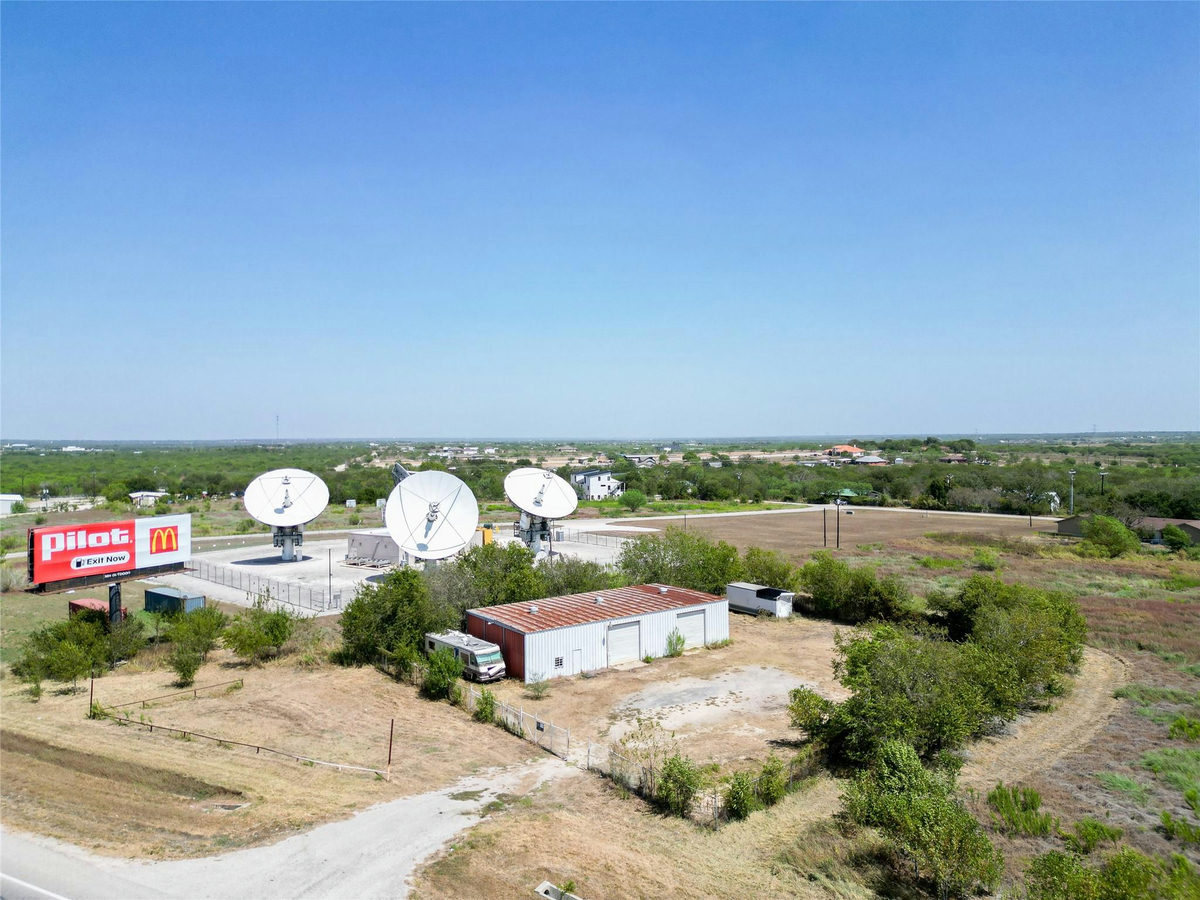 8956 N Us Highway 183 Hwy — photo 3
