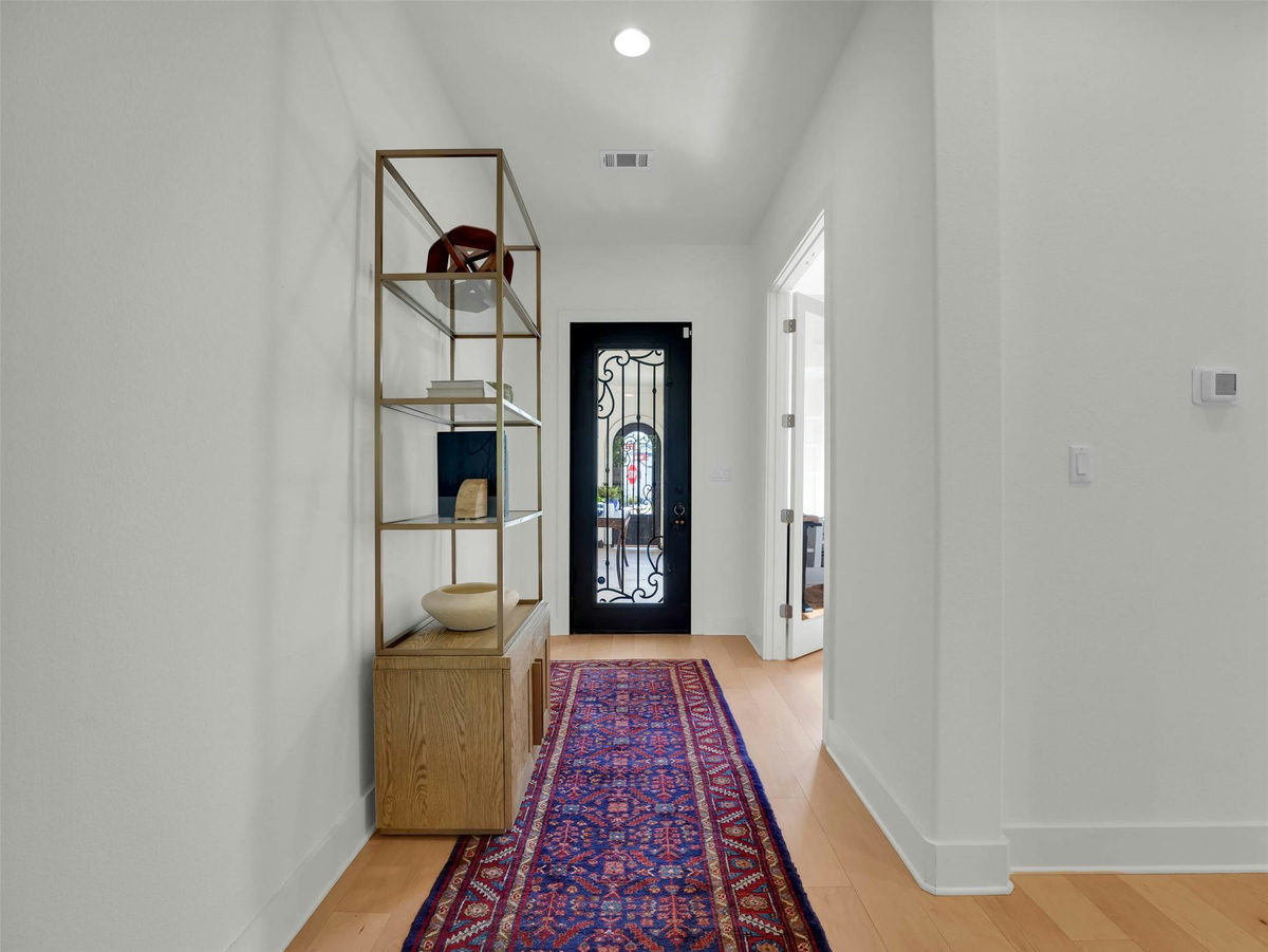 960 Indian Hawthorne Dr #V — photo 4
