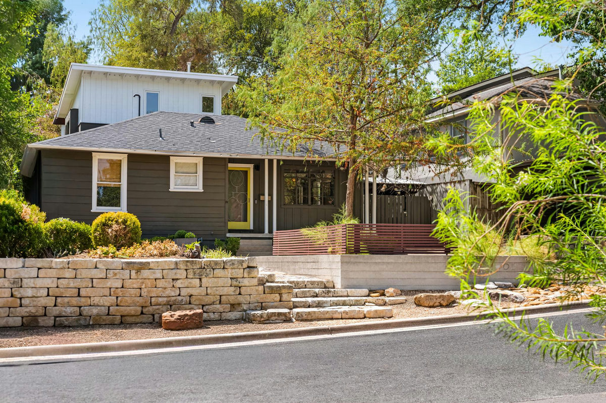 1001 Daniel Dr — exterior