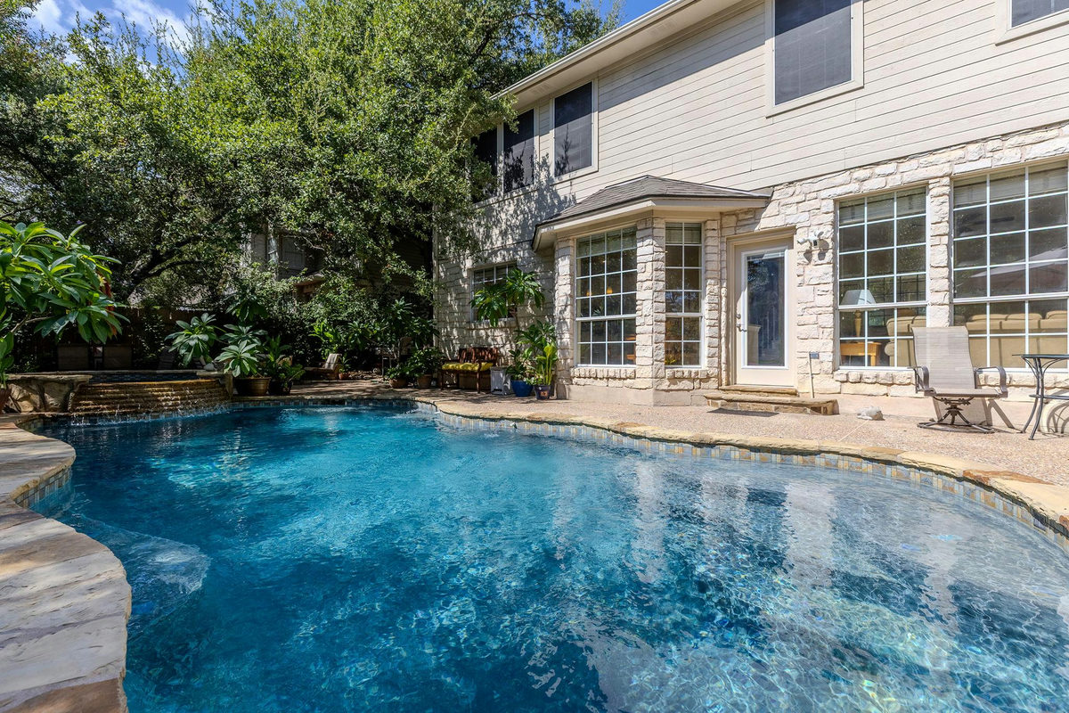 2041 Saint Andrews Dr — exterior