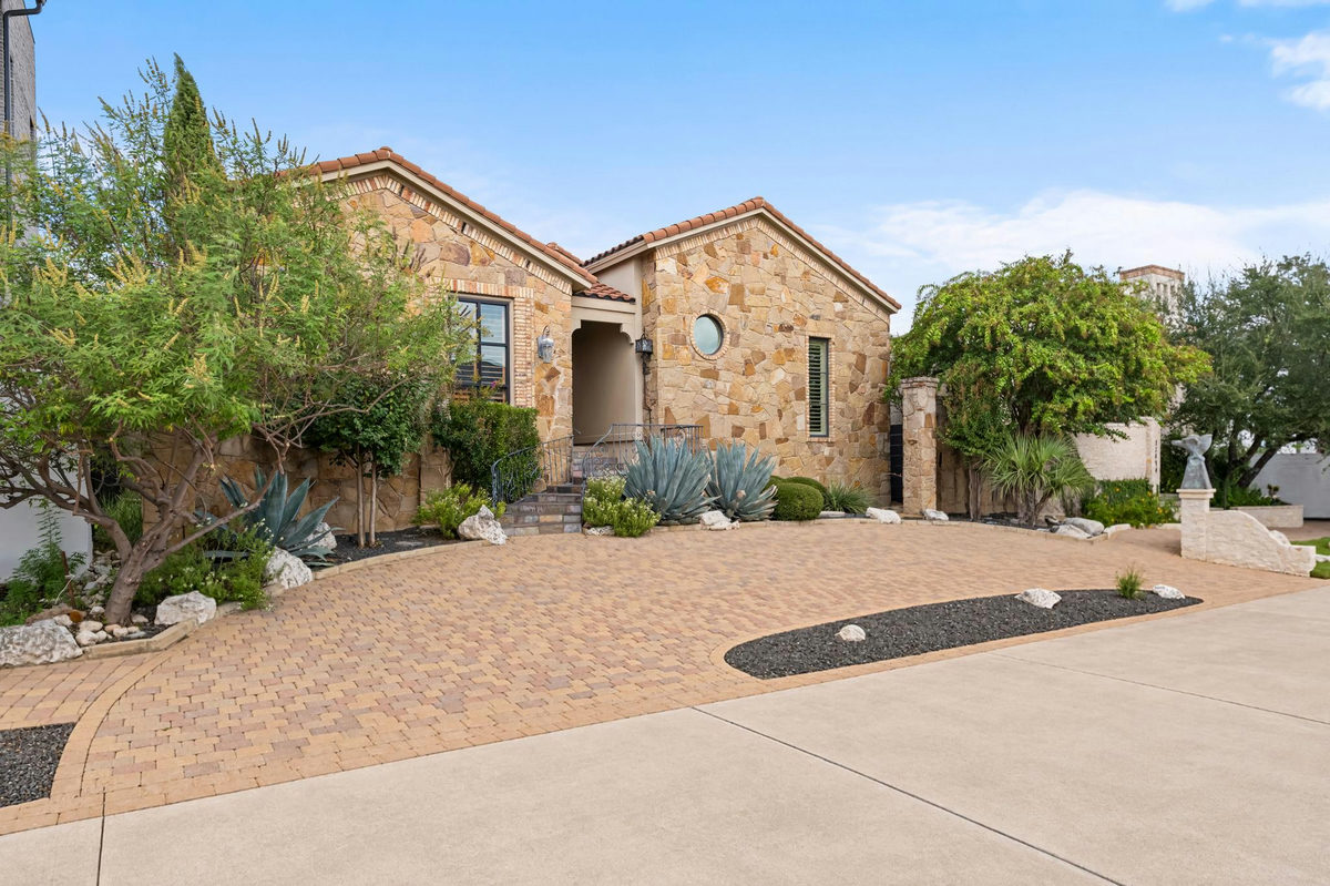 12912 Luna Montana Way S — photo 2