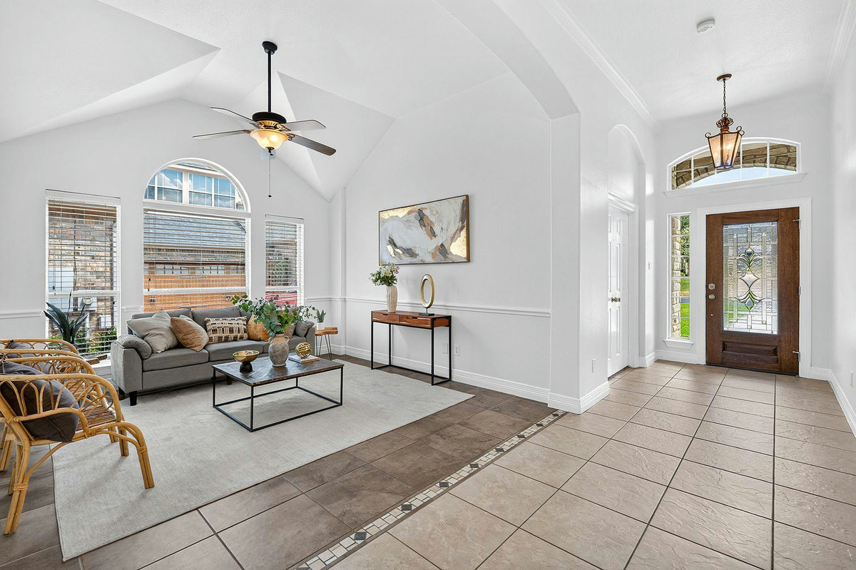 1349 River Forest Dr — photo 3
