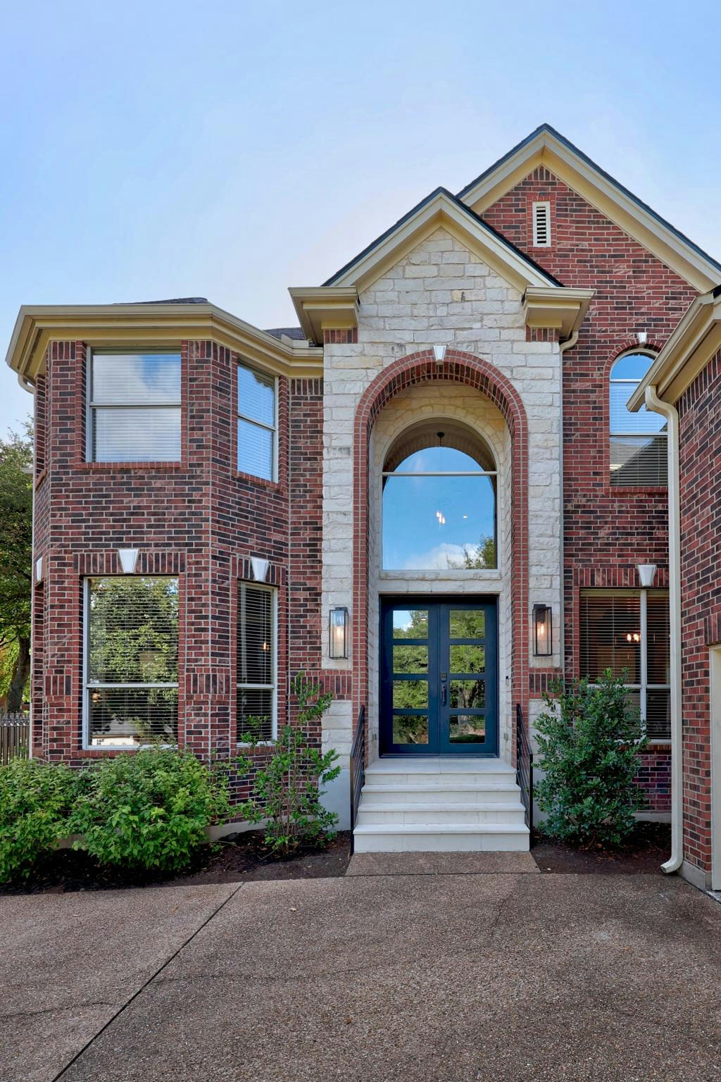 3205 Bay Hill Ln — photo 2