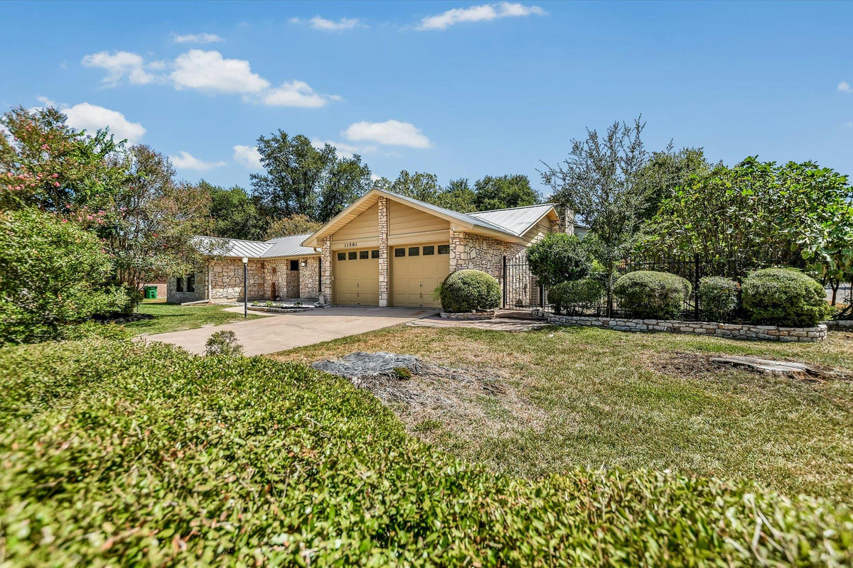 11501 Buckingham Rd — photo 2