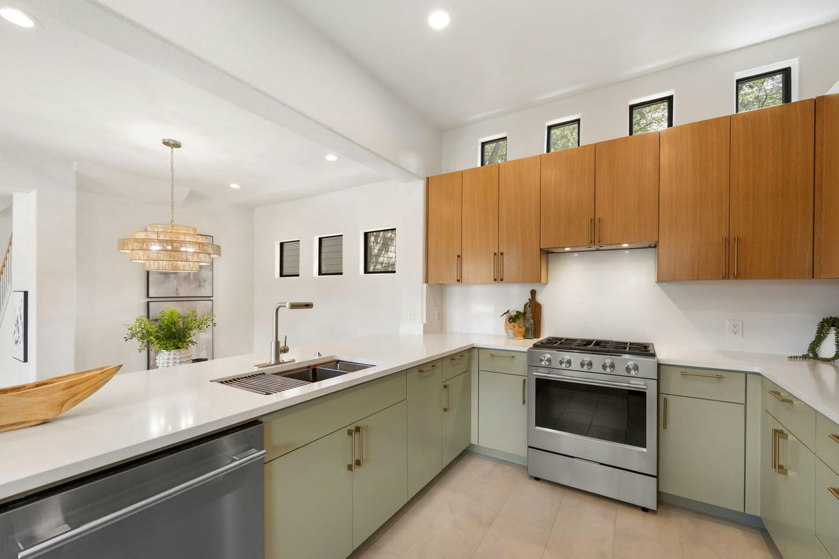 1814 Maple Ave — photo 4