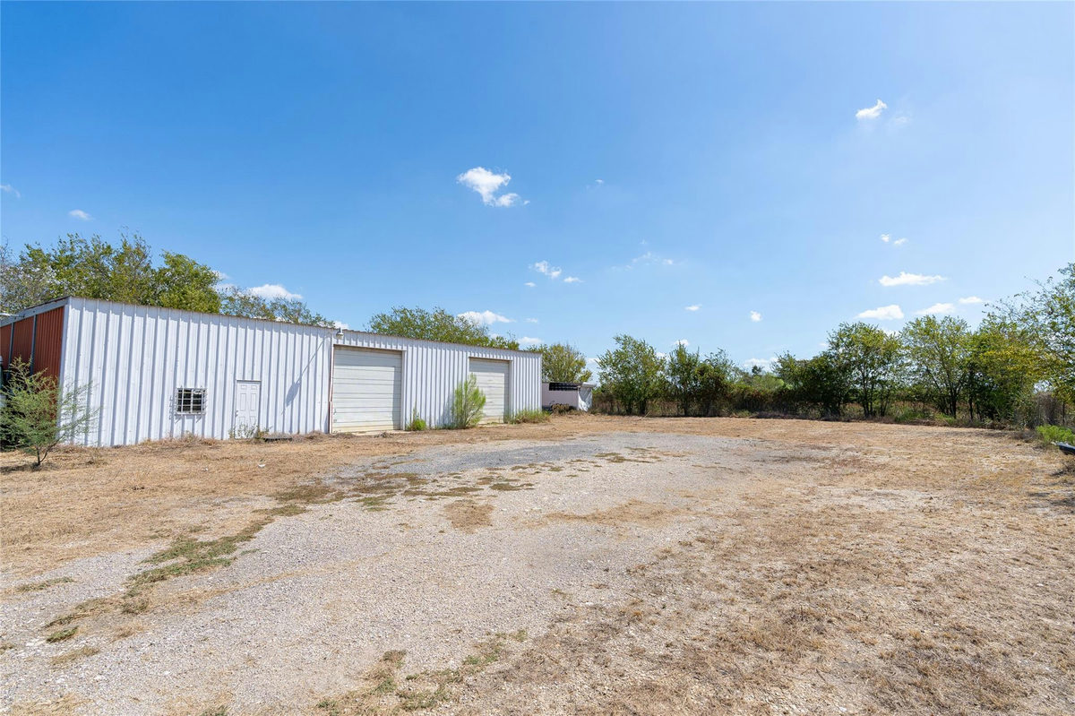 8956 N Us Highway 183 Hwy — photo 5