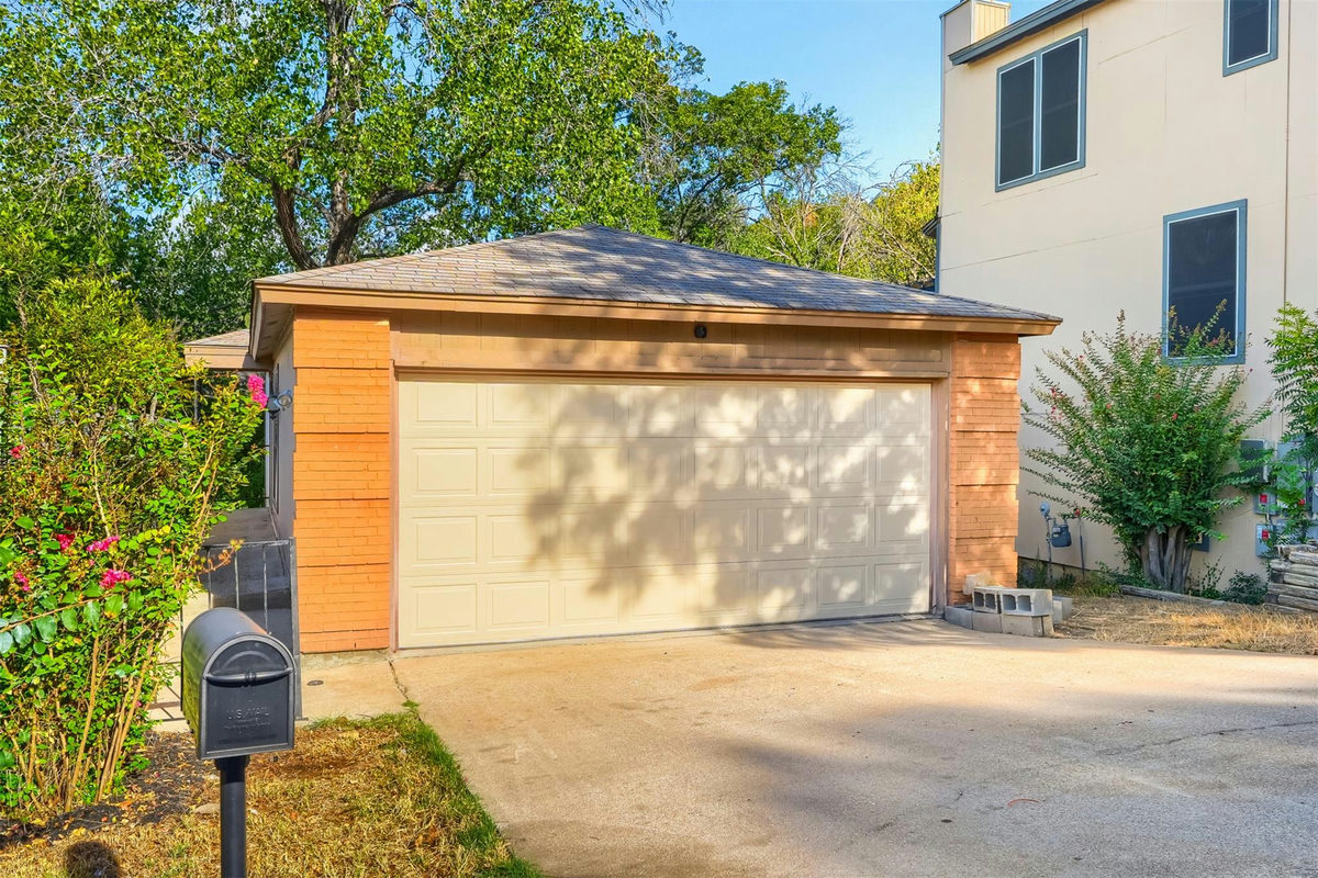 6026 Mount Bonnell Cv — photo 2