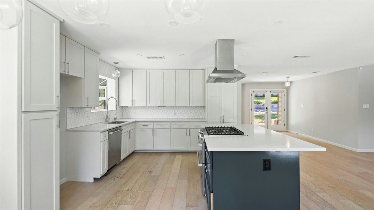 6404 Shoal Creek Blvd — photo 3