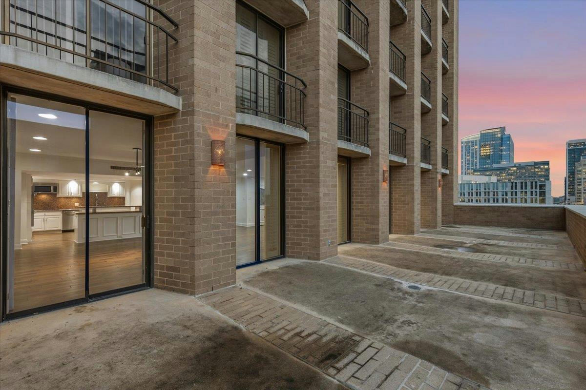 1122 Colorado St #1004 — photo 4
