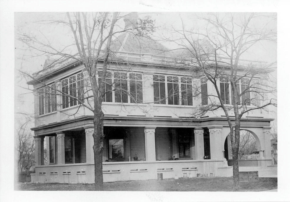 503 Talbot St — exterior