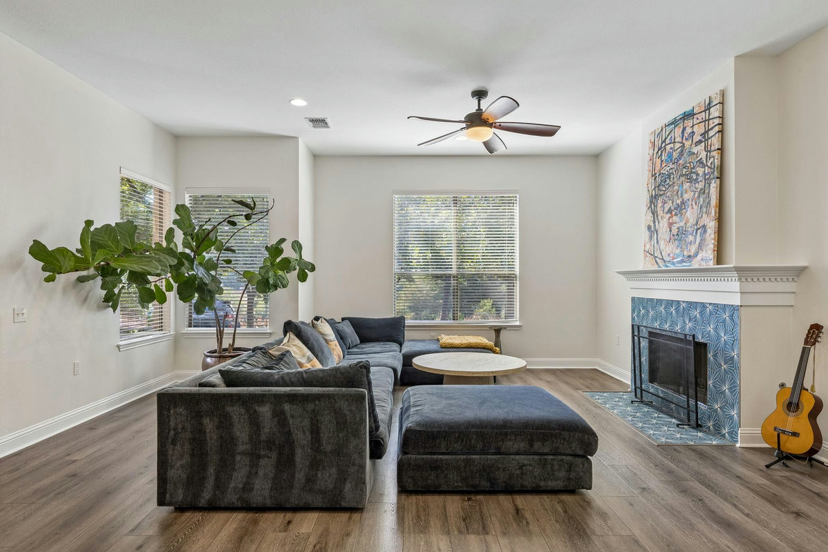 2700 Tom Miller St — photo 4