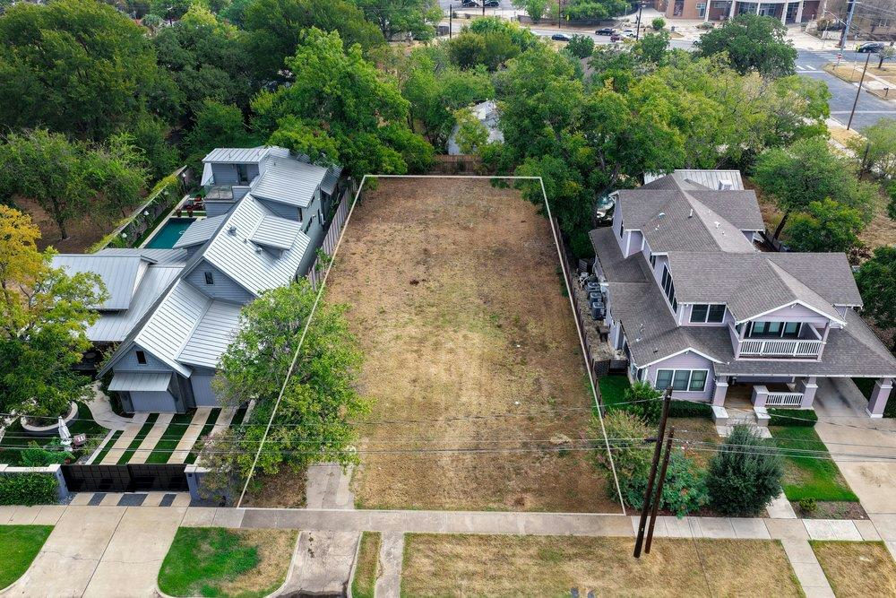 1173 San Bernard St — photo 2