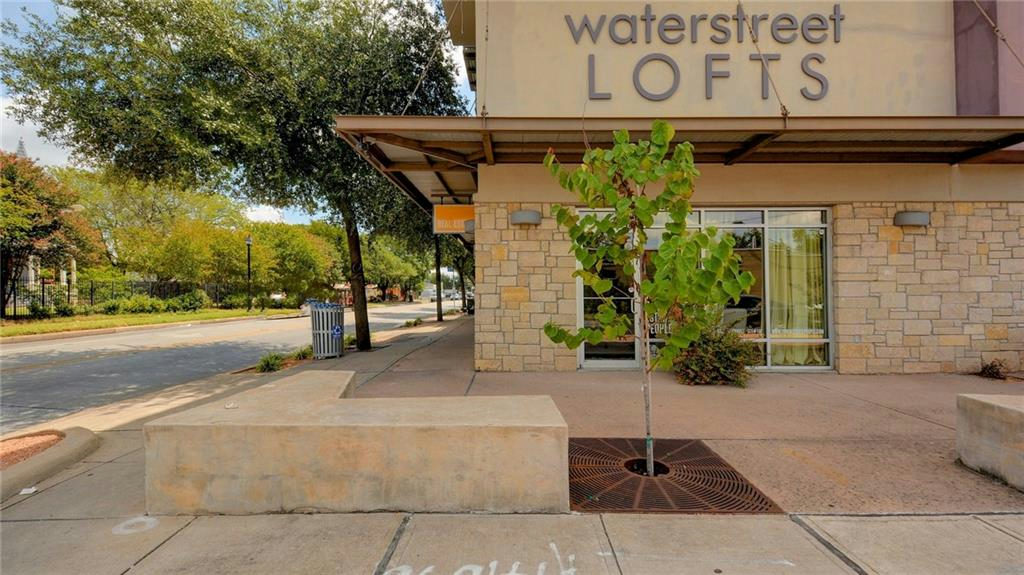 1601 E Cesar Chavez St #106