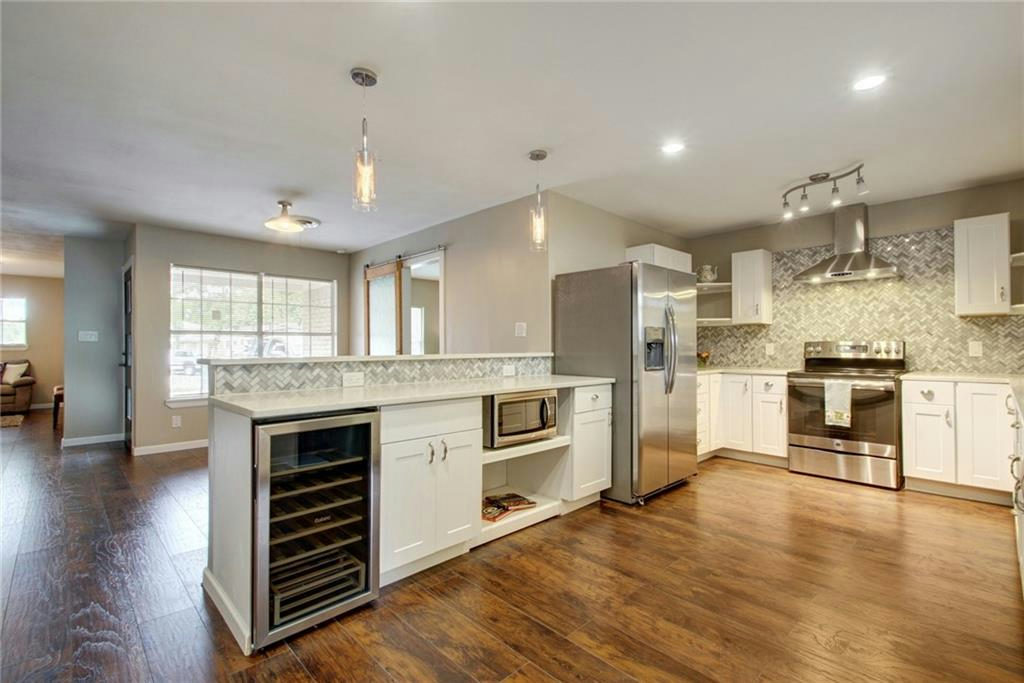 5715 Sandhurst Cir — photo 5