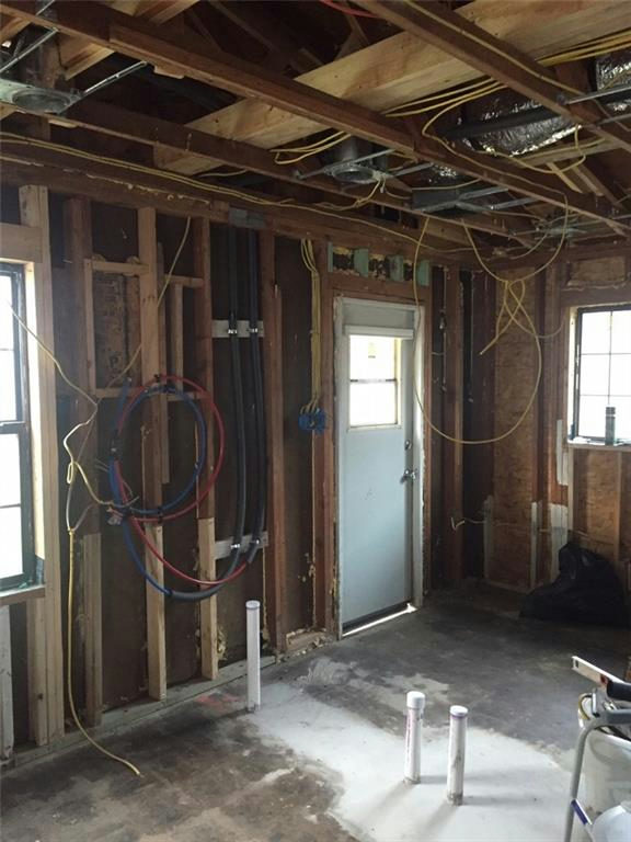 4610 Englewood Dr — photo 3