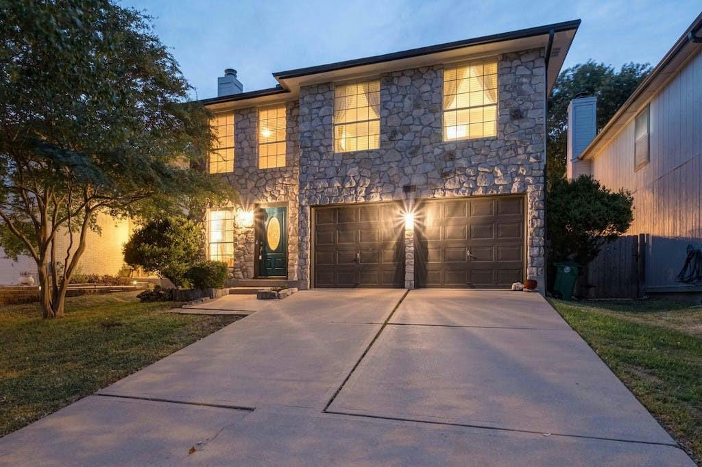8512  Bisbee Ct  