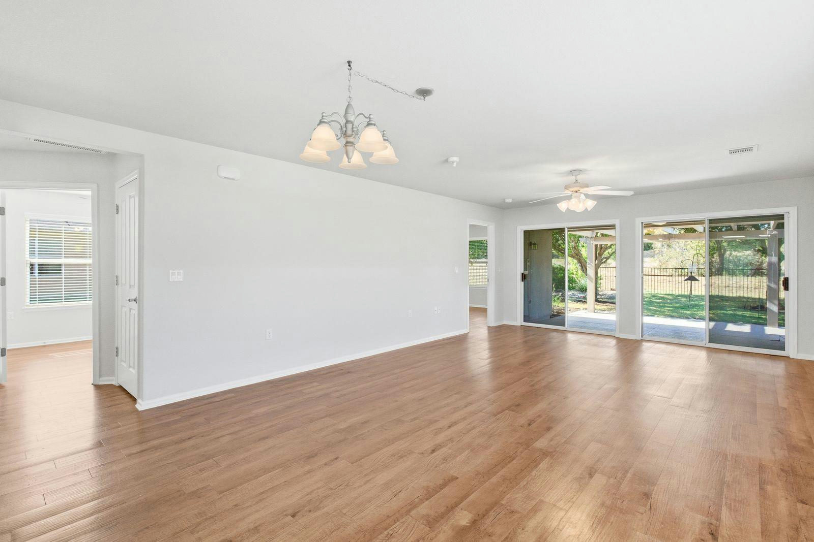 537  Salt Creek Ln