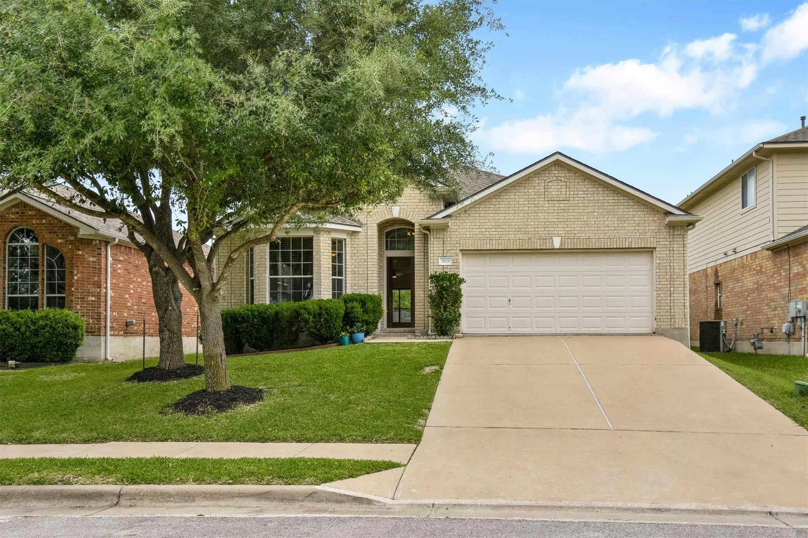 3521  Shiraz Loop