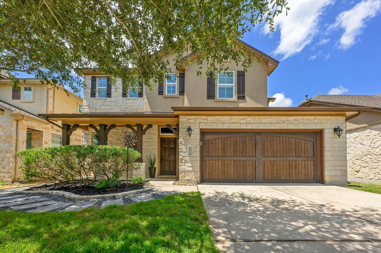 6905  Estana Ln
