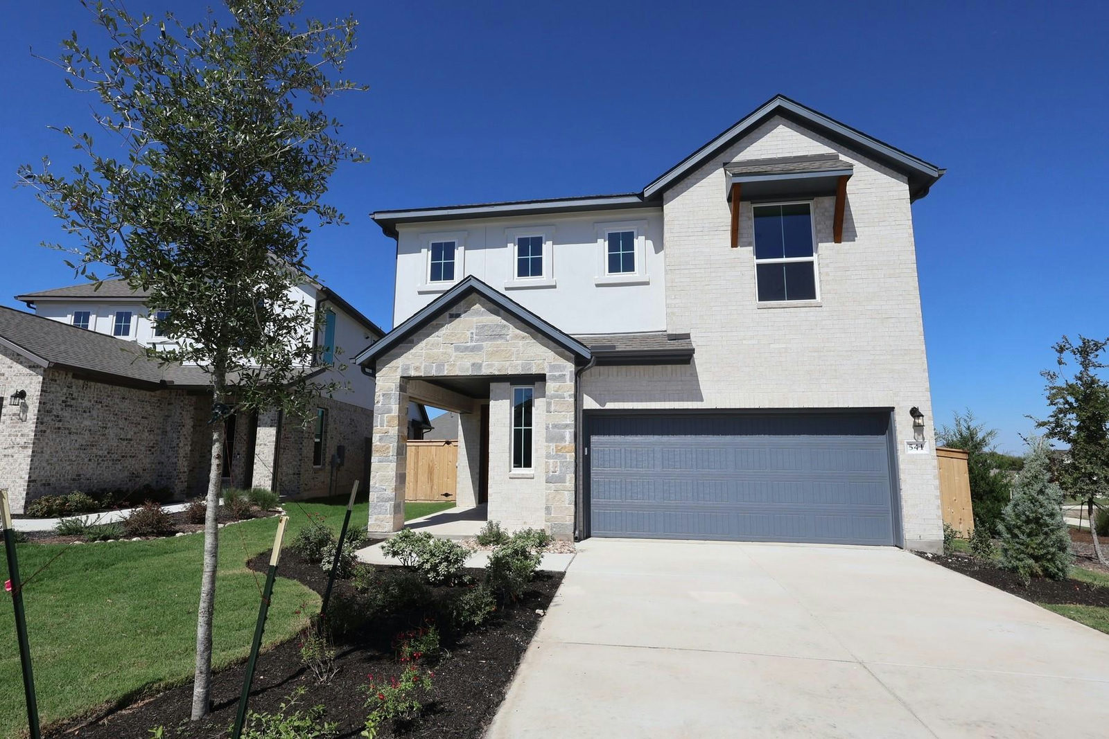 541  Bloomington Loop None