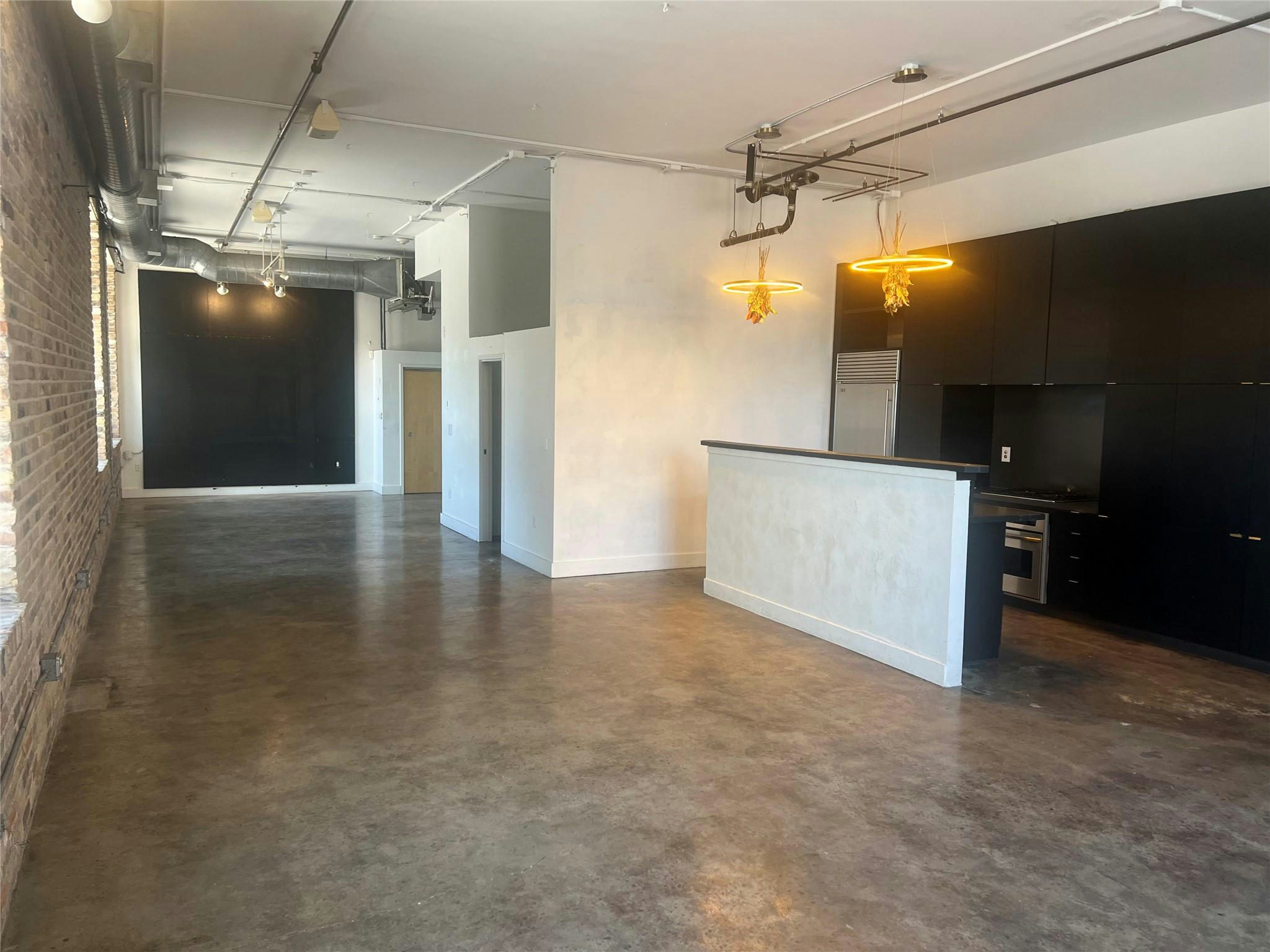 411  Brazos St  #110