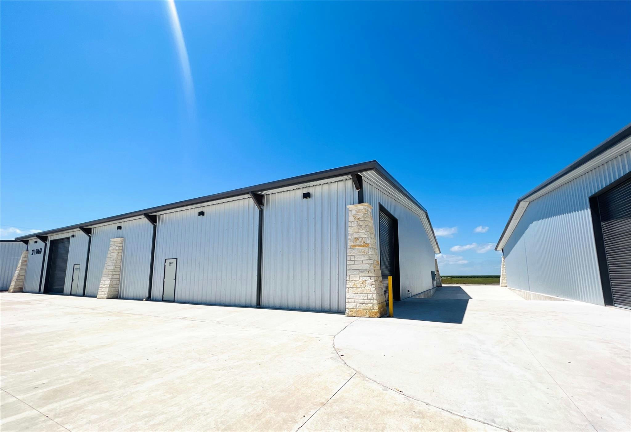 21969  US-79 Hwy  #110