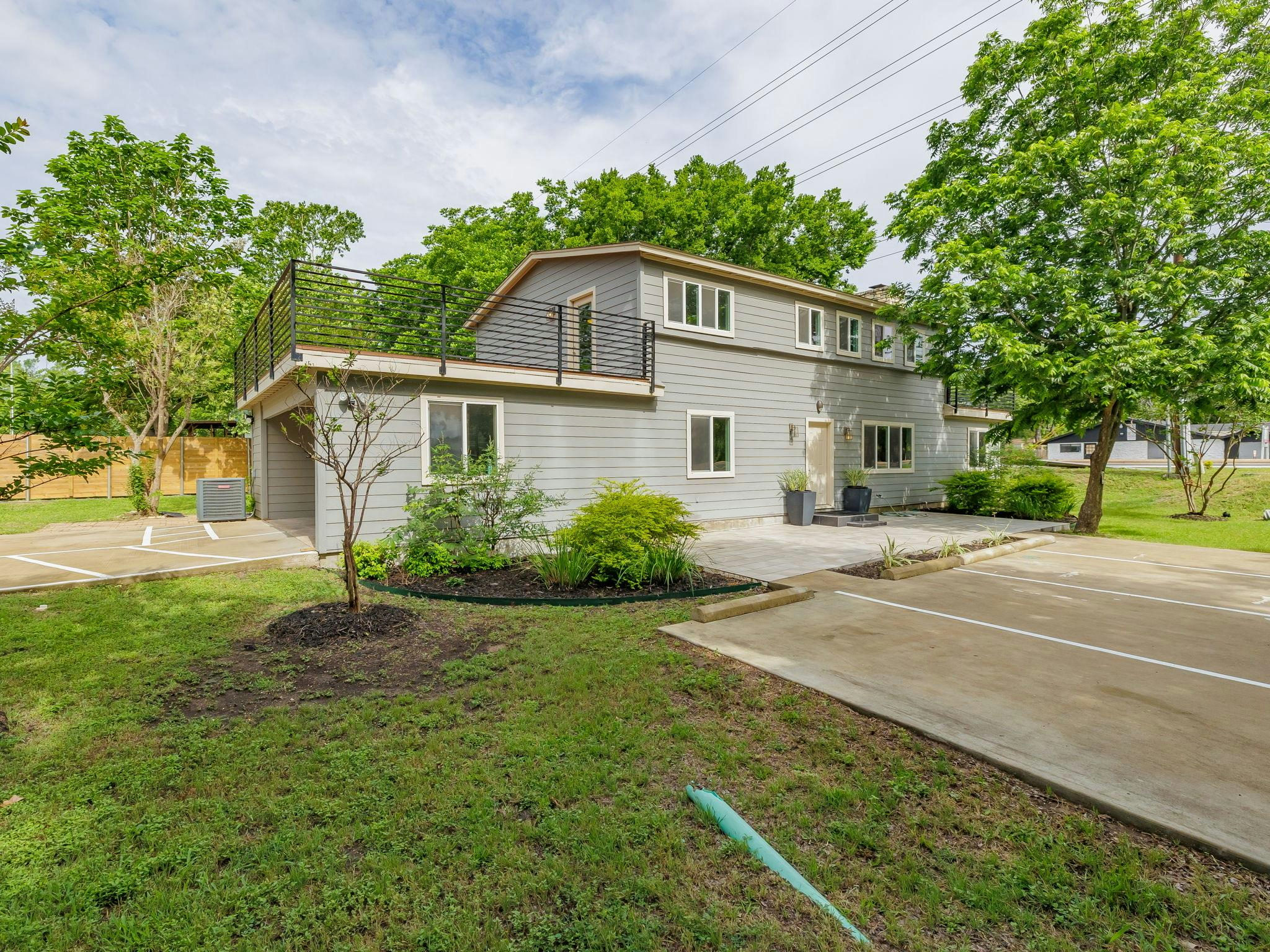 1115 W Slaughter Ln  