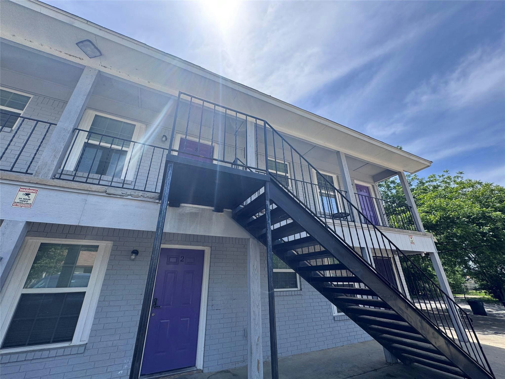 901  Parmer Ave  #1