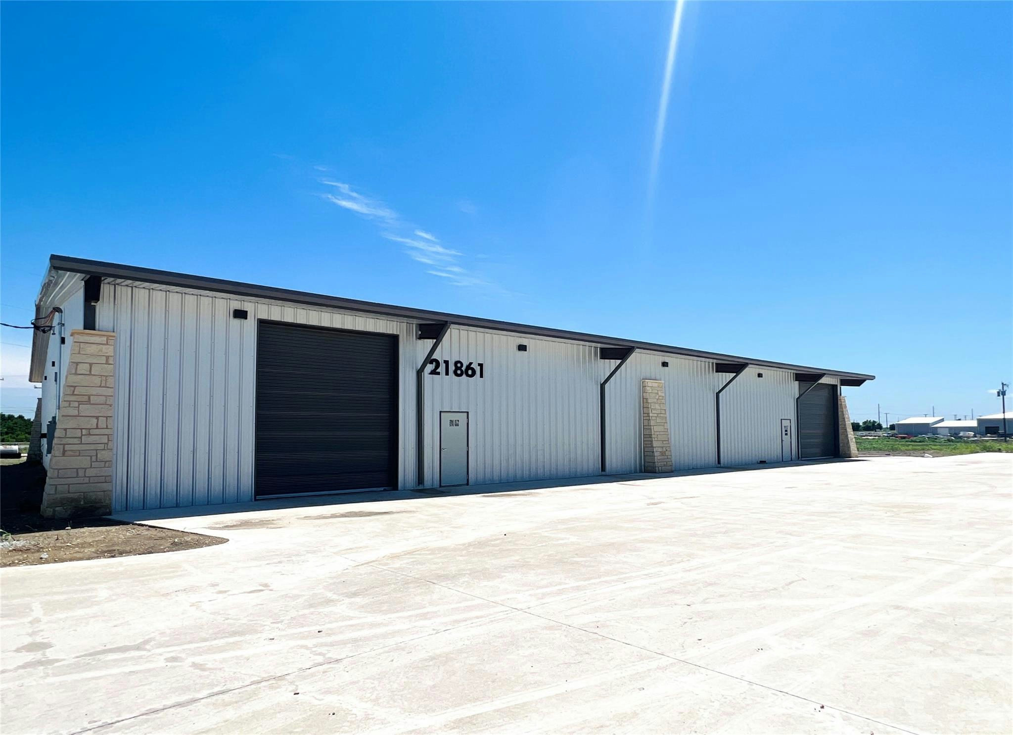 21861  US-79 Hwy  #120